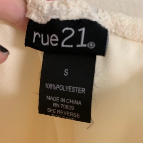 White Lace Offshoulder dress - Picture 3 of 3